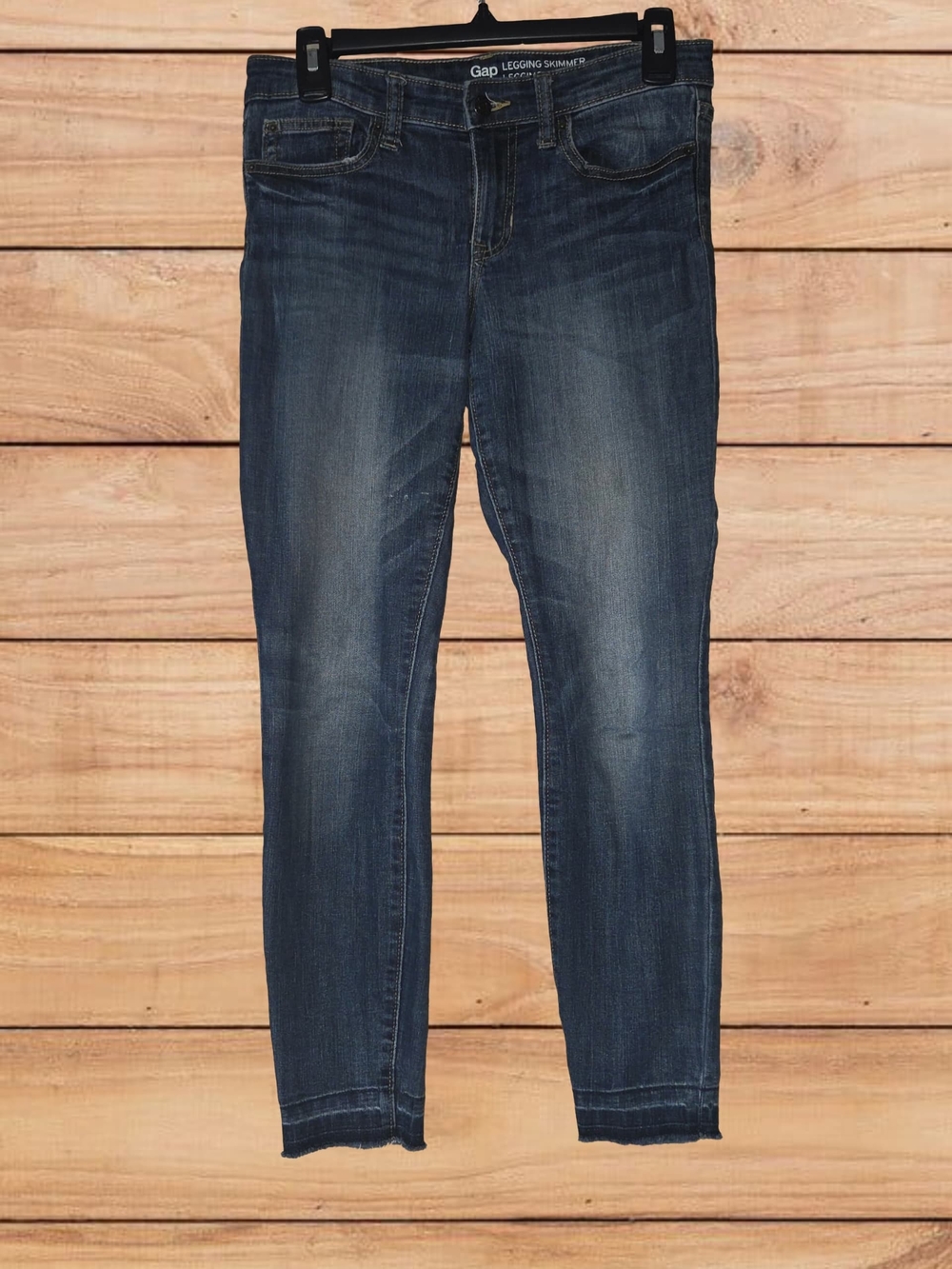 Gap Legging Skimmer jeans featuring a dark blue wash Sz. 2/26R